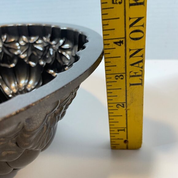 Nordic Ware Cast Aluminum Pumpkin Patch Bundt Pan Seasonal Fall Bakeware Nonstic - Picture 11 of 11